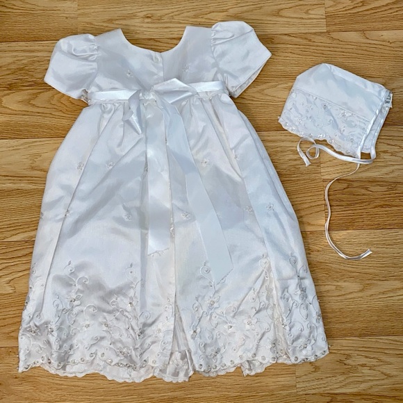 White dress and bonnet for baby girls size 24 months - Picture 5 of 8